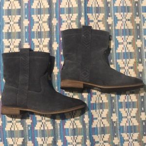 Toms women’s boots
